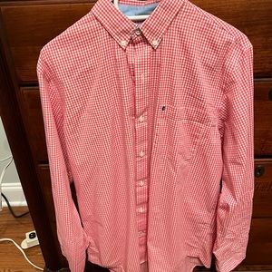 Beautiful pink checked IZOD button up.  Light material, great for hot climates